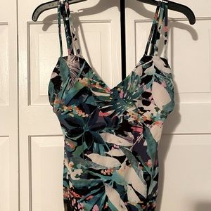 EUC Tankini top purchased from Dillard’s. Profile by Gottex size 12